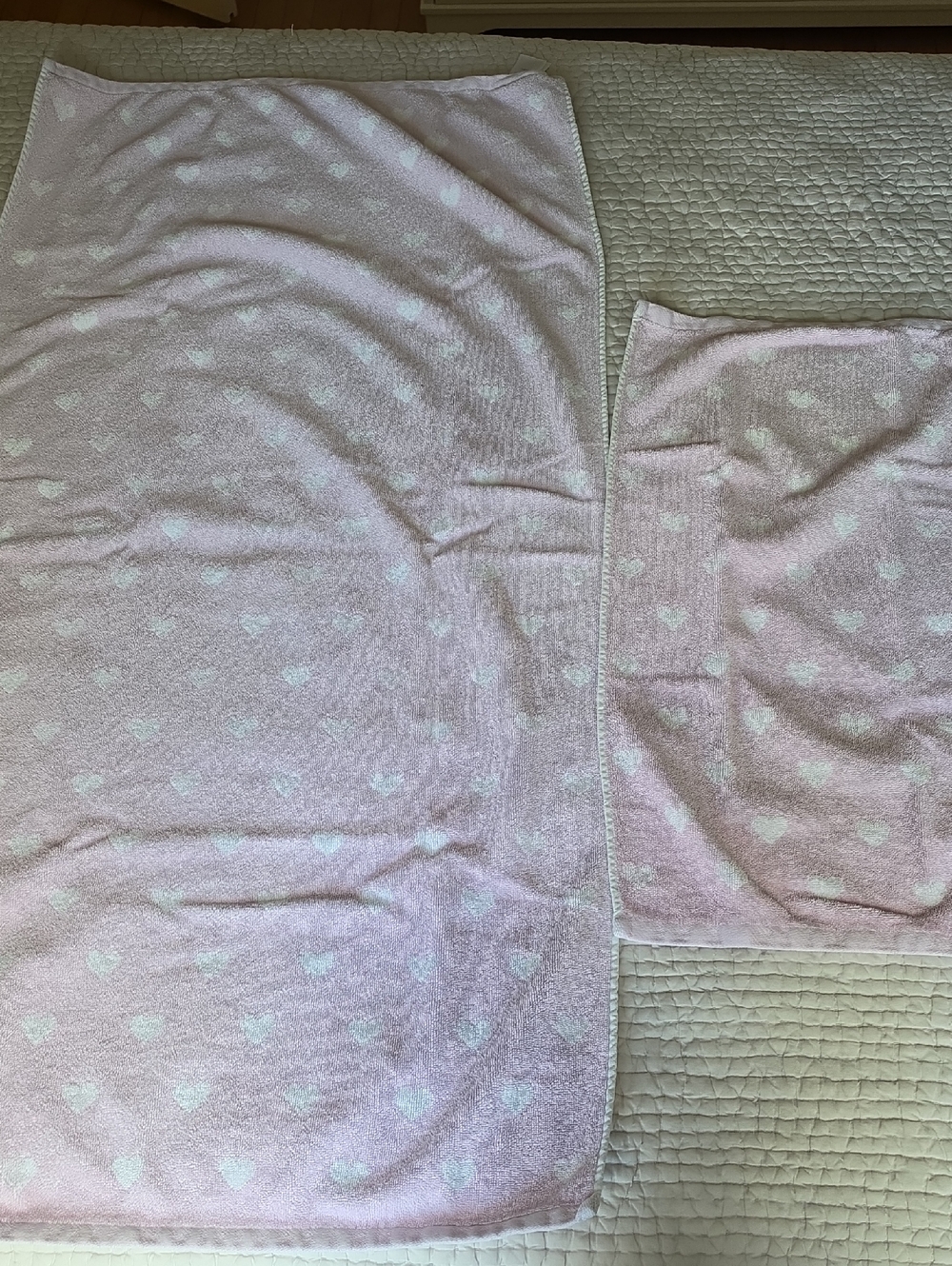 Pottery Barn Kids Pastel Heart & Stripe Towel Bundle - Picture 5 of 8